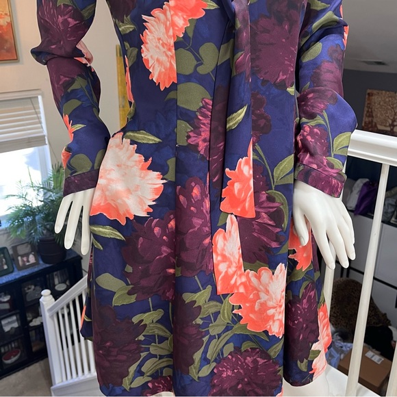 💜Guess💜 NWOT Floral Flirty Fully Lined Long Sleeve Dress  Size 6 - Picture 4 of 13